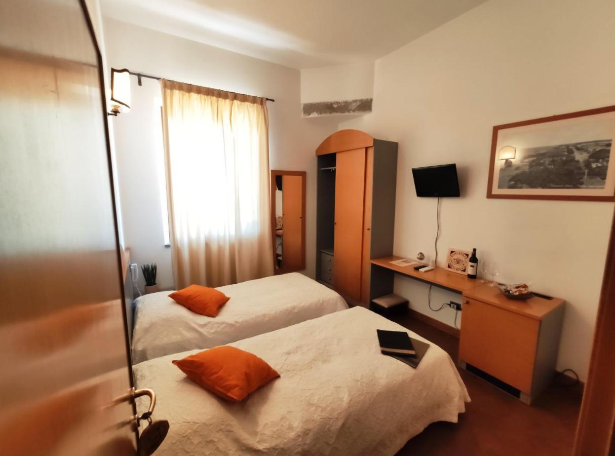 Locanda Menabuoi Donoratico Exteriör bild