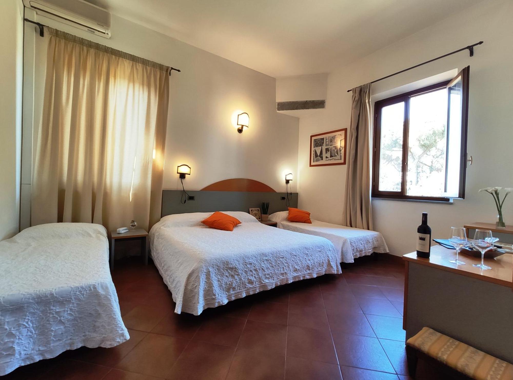 Locanda Menabuoi Donoratico Exteriör bild