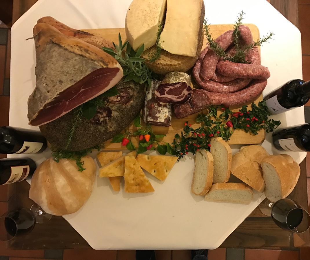 Locanda Menabuoi Donoratico Exteriör bild