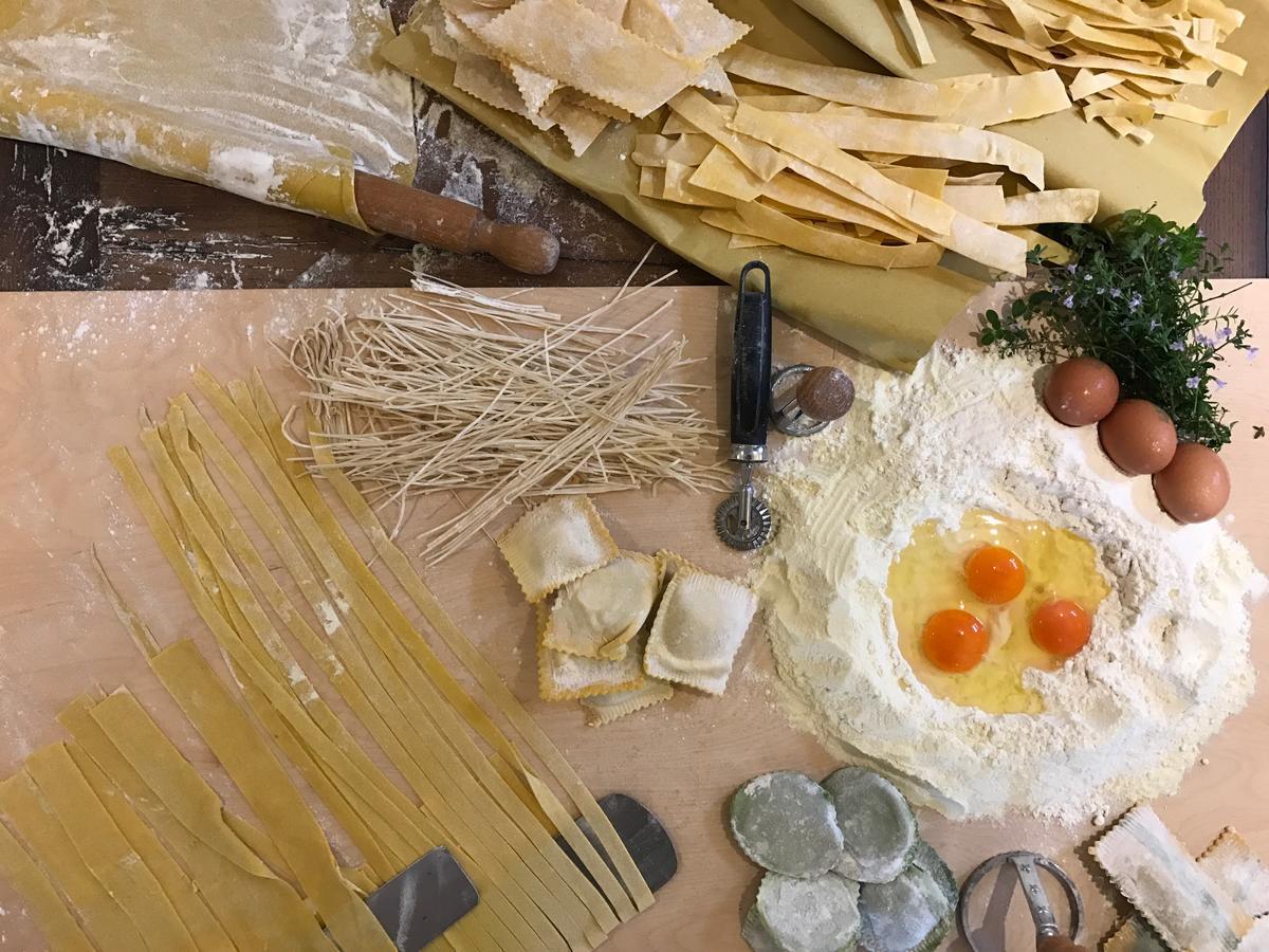 Locanda Menabuoi Donoratico Exteriör bild