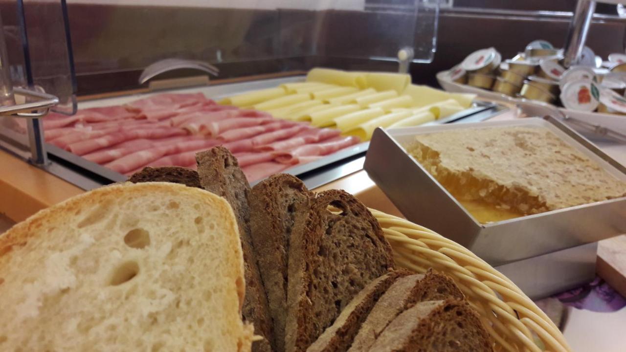 Locanda Menabuoi Donoratico Exteriör bild